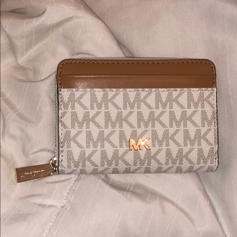 Michael Kors Small Logo & Leather Wallet